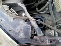 Подробная инструкция по замене ламп в передних фарах Volkswagen Touareg 3